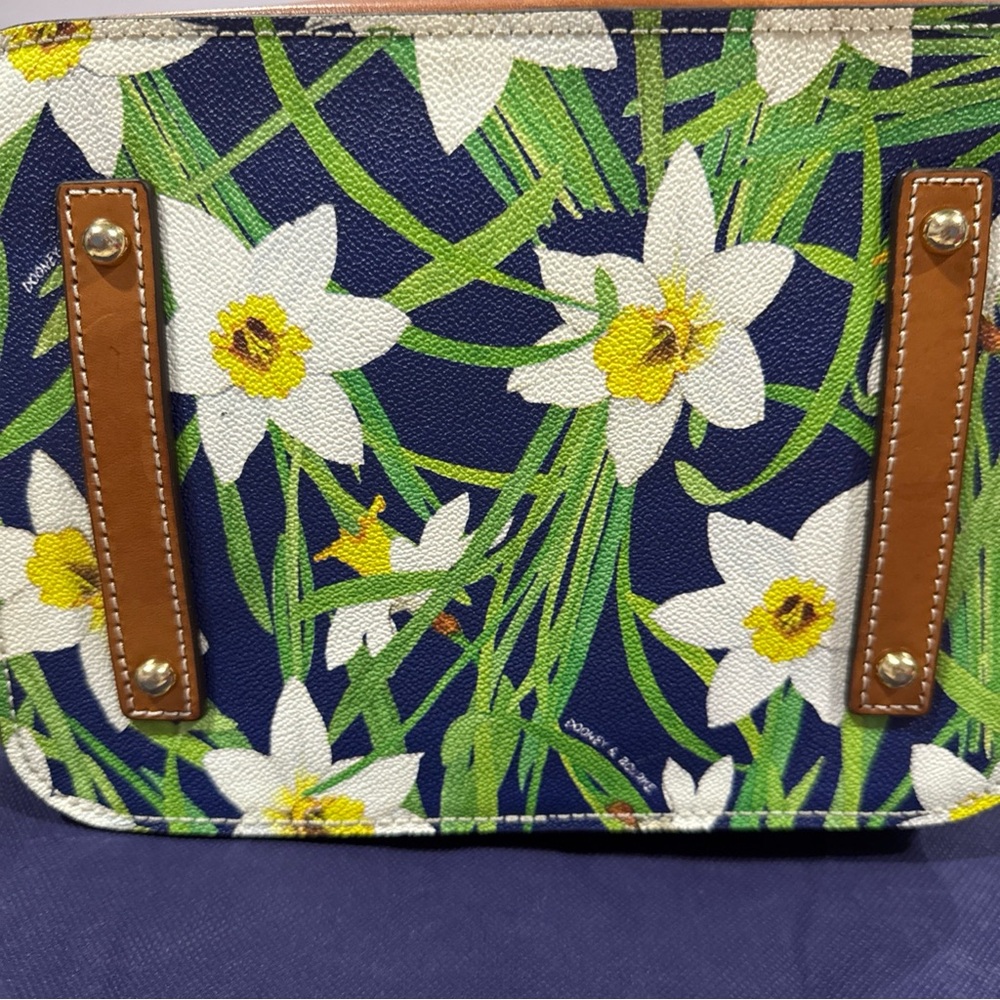 DOONEY and BOURKE Daffodil Drawstring Flower Floral Tassel Bucket Bag - Picture 5 of 10